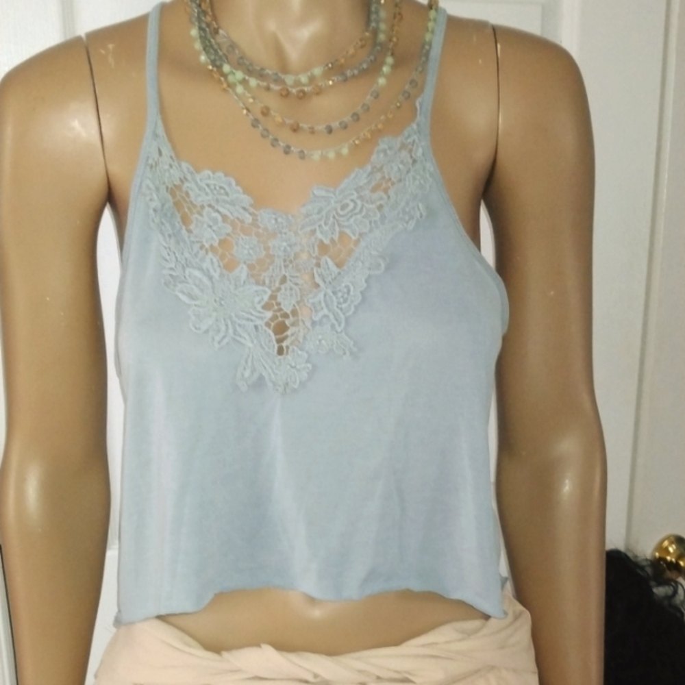 Abercrombie & Fitch Top Women's Size Small. Raw Edge On Bottom Crochet Trim Crop